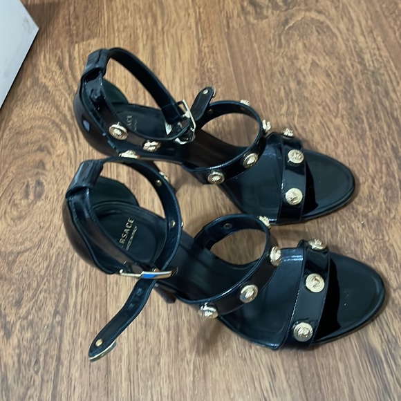 Versace shoes - Picture 3 of 8